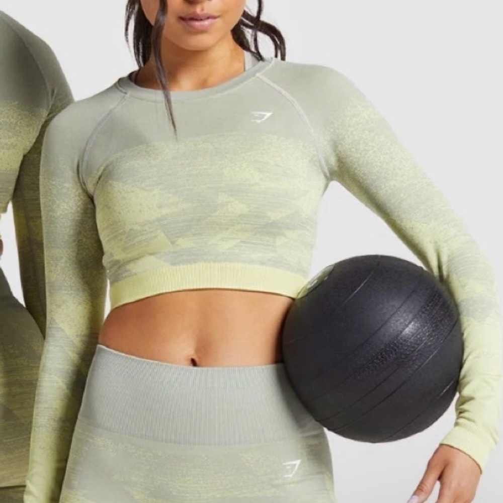 Gymshark Adapt Ombré Long Sleeve Crop Top in Green Size Small